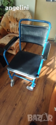 Инвалиден стол за баня и тоалетна 