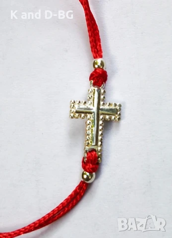 Гривничка против уроки от червен конец и сребърни елементи. Сребърно кръстче проба 925