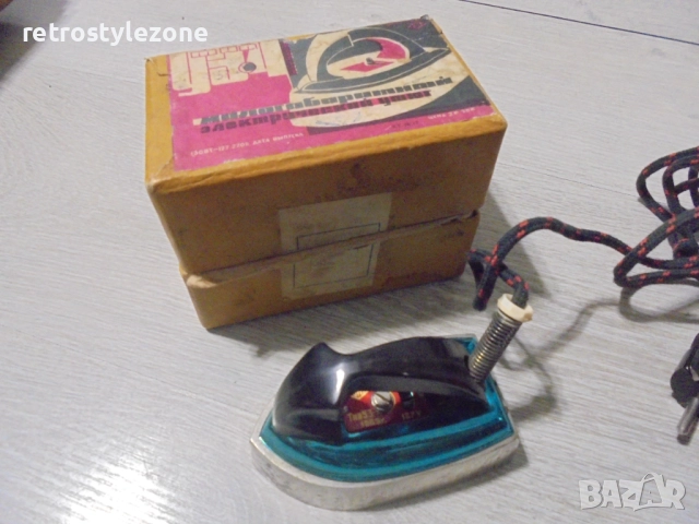 № 8278 Стара малка / малогабаритна ютия  