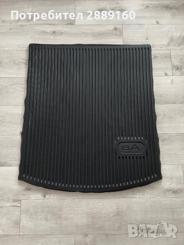 Оригинална гумена постелка за багажник за Audi A8 след 2018г, снимка 2 - Части - 44536333