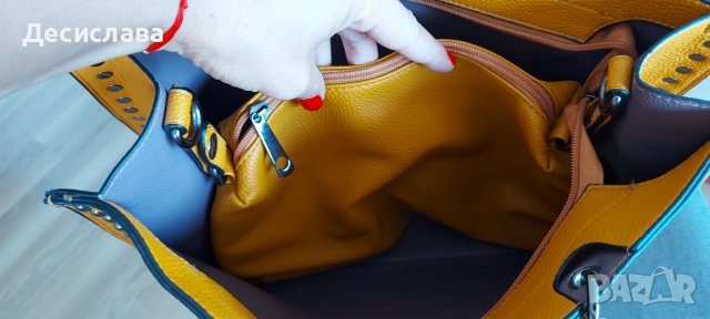 Дамска чанта в цвят горчица с капси и аксесоар, снимка 3 - Чанти - 37916257