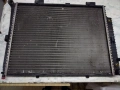 Радиатор Mercedes E210, снимка 1