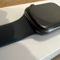 Apple watch SE 44mm, снимка 5 - Смарт гривни - 44923998