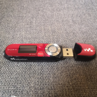 Музикален плеър Sony Walkman NWZ-B143F, снимка 3 - MP3 и MP4 плеъри - 44726766