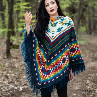 Автентично еквадорско дамско вълнено пончо, различни цветове, снимка 1 - Блузи с дълъг ръкав и пуловери - 35855910