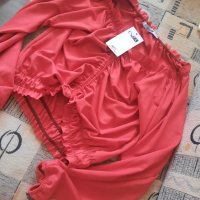 Дамска червена блузка, снимка 1 - Блузи с дълъг ръкав и пуловери - 44404331