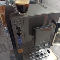 Кафеавтомат Сименс, работи отлично и прави хубаво кафе с каймак , снимка 2 - Кафемашини - 44262581