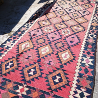 Ръчно тъкан килим, снимка 7 - Килими - 44806559