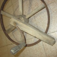 старо колело с ръчка (от чекрък може би), снимка 3 - Антикварни и старинни предмети - 29932348