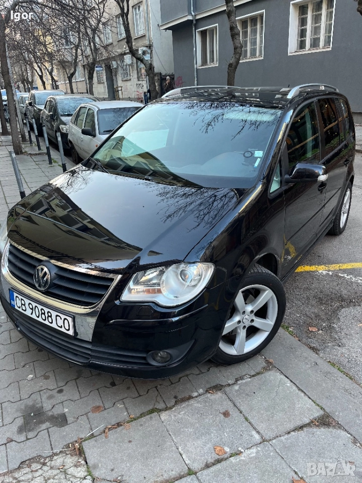 Volkswagen Touran 2008 г. • 1.9 TDI • DSG • 5 места, снимка 1