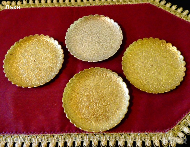 Старинна релефна бронзова чиния,подложка. , снимка 1