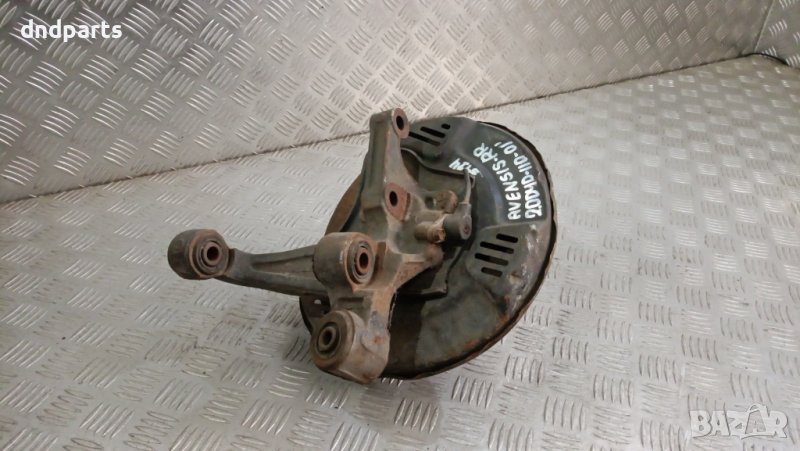 Шенкел Toyota Avensis 2.0D4D 110кс. 2001г.(заден десен)	, снимка 1