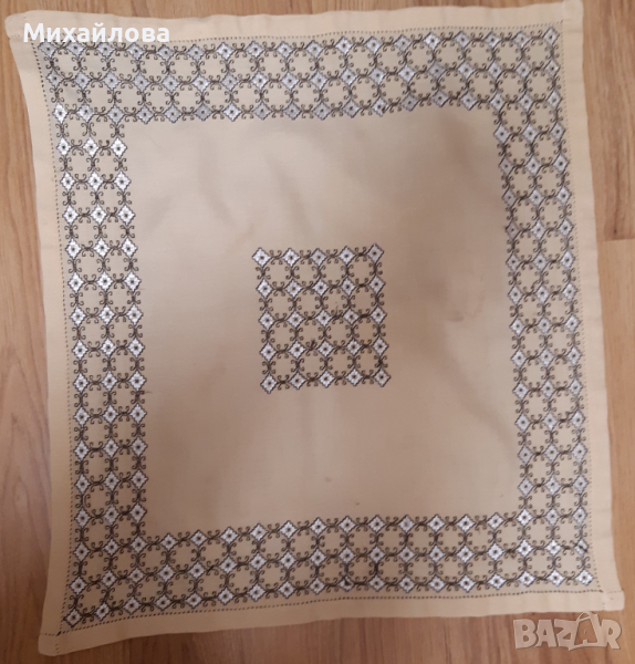 Ръчна бродерия каре, снимка 1