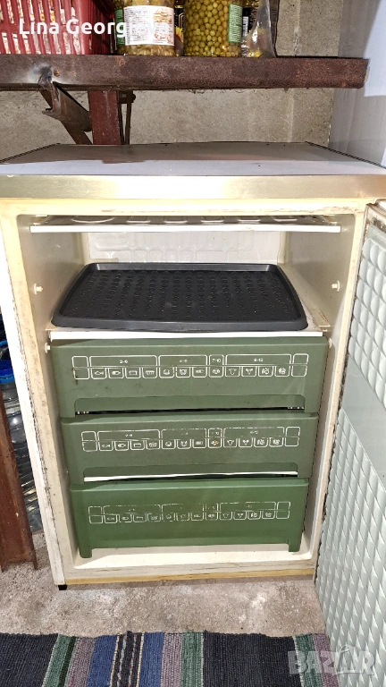 Продава се работещ фризер Бош, снимка 1