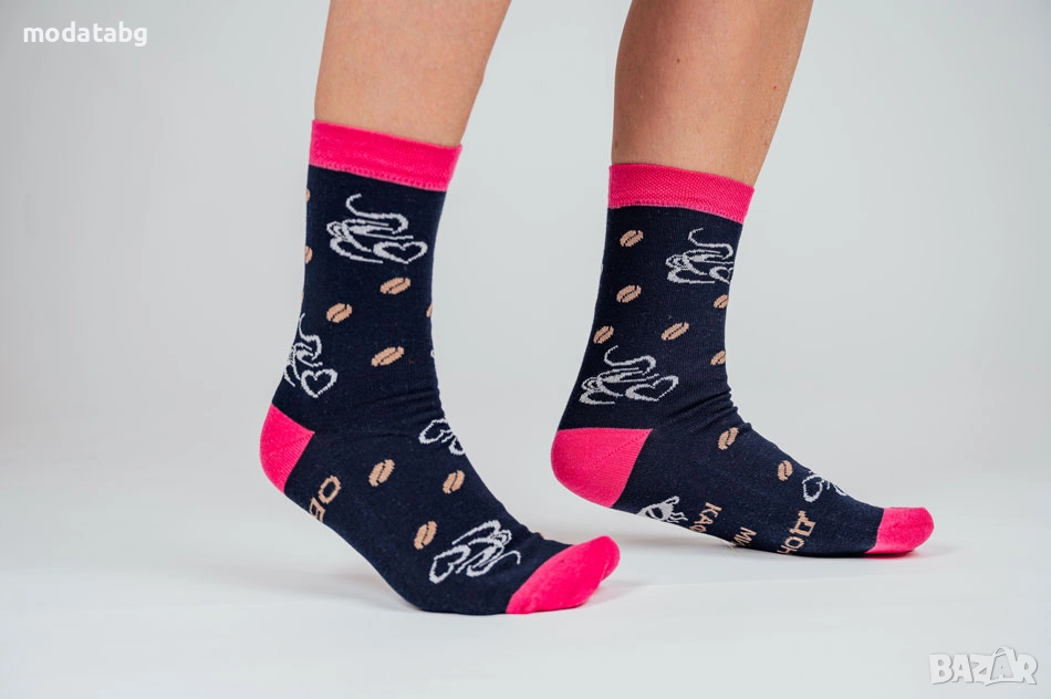 Дамски чорапи с надпис: "Ако ме обичаш донеси ми кафе", снимка 1