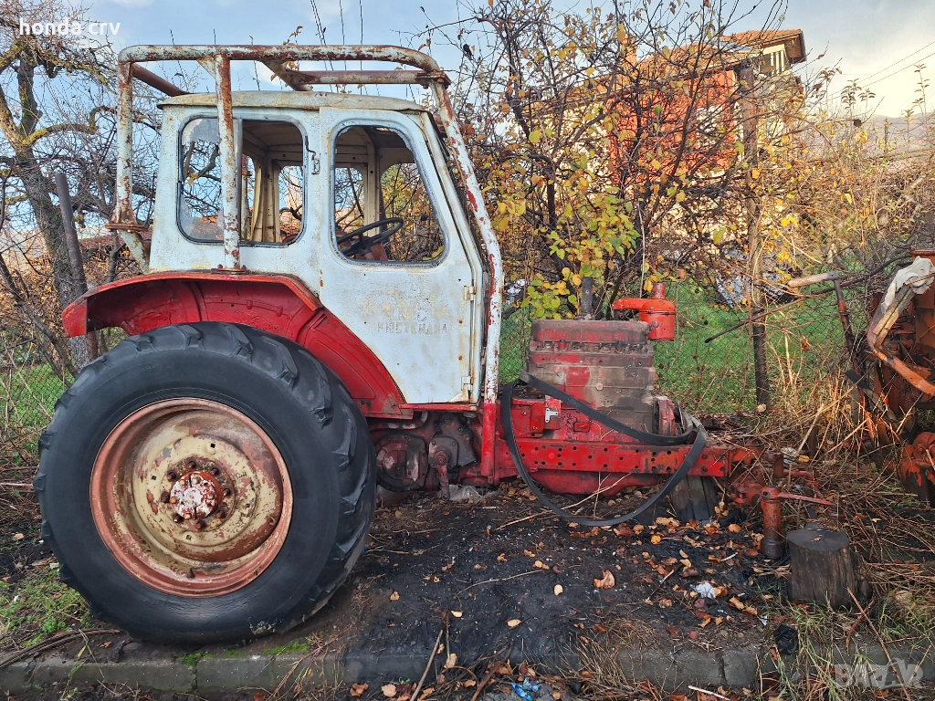 ЮМЗ трактор 2 бр. цели или на части трактори, снимка 1
