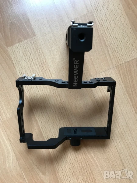 NEWEER универсален кейдж за камери и фотоапарати Sony Panasonic, снимка 1