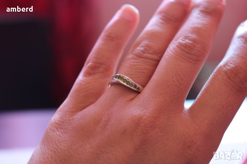 Нежен сребърен пръстен със зелени циркони - модел R049, снимка 1