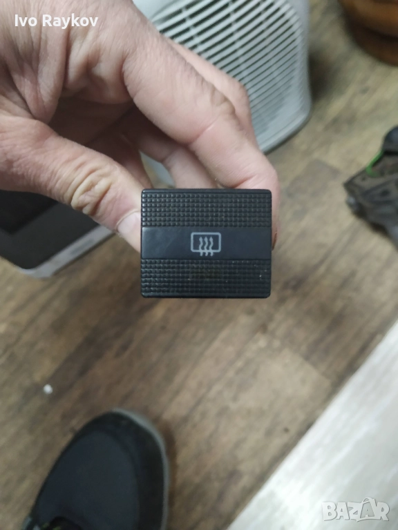 Бутон подгрев , задно стъкло за VW GOLF III , 3 , 1H0959621, снимка 1