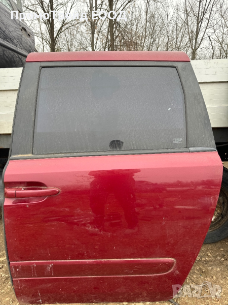 Задна лява червена врата Киа Карнивал 2 Kia Carnival II VQ, снимка 1