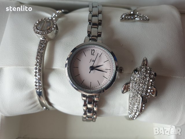 Подаръчен комплект часовник с 2 гривни, снимка 2 - Дамски - 29254723