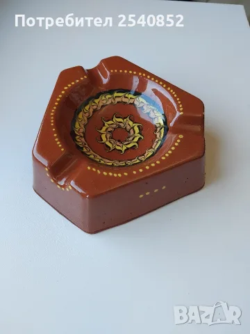 стар керамичен пепелник 