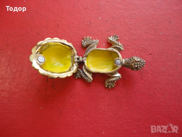 Бронзова кутийка за хапчета бижута костенурка с емайл , снимка 8 - Антикварни и старинни предмети - 52653286