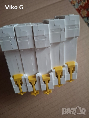 автоматичен електрически прекъсвач IC60H C 20A, снимка 3 - Други услуги - 52858196