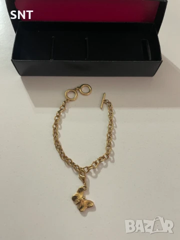 Дамска гривна с висулка пеперуда, снимка 2 - Гривни - 51082403