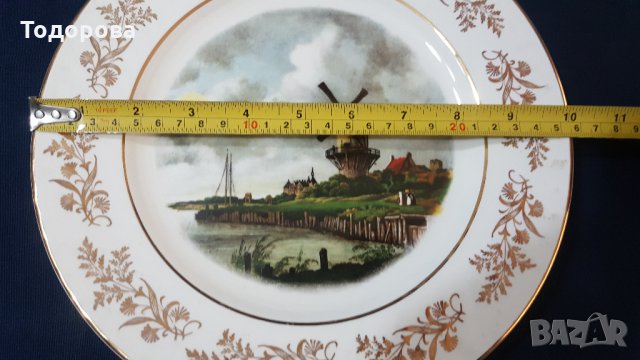 Лот от три броя порцеланови дизайнерски чинии, снимка 4 - Антикварни и старинни предмети - 31887716