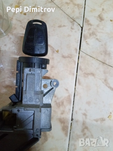 Контактен ключ Opel Zafira B 2005 и 2015 г.,, снимка 2 - Части - 53045207