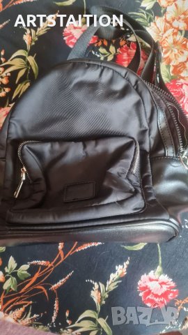 Дамска малка раничка черна