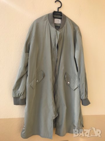 Тънко яке Bershka- L, снимка 3 - Палта, манта - 30326126