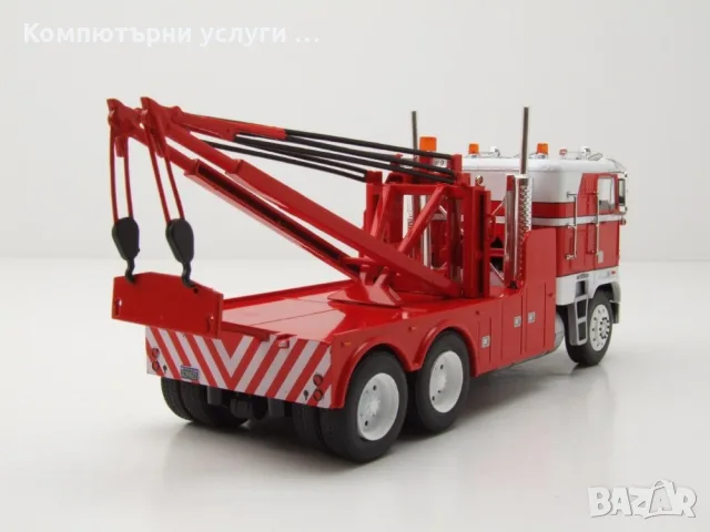 Freightliner FLA Abschlepper пътна помощ 1987 - мащаб 1:43 на IXO моделът е нов в PVC дисплей-кейс, снимка 3 - Колекции - 56084050