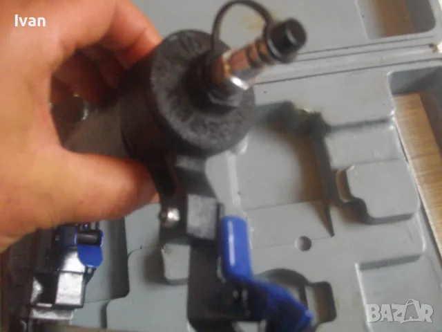 Нидерландски ПНЕВМАТИЧЕН ТАКЕР FERM за скоби 12-25мм в куфар Почти нов ОТЛИЧЕН Quick система глава, снимка 6 - Други инструменти - 47782115