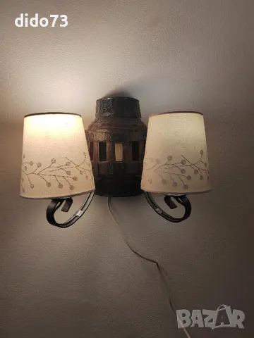 Двойна стенна лампа.