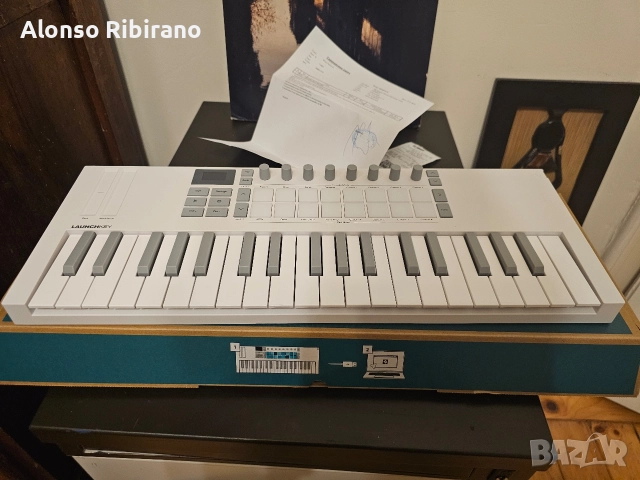Novation Launchkey Mini 37 MK4 - MIDI клавиатура, снимка 2 - Синтезатори - 52802347