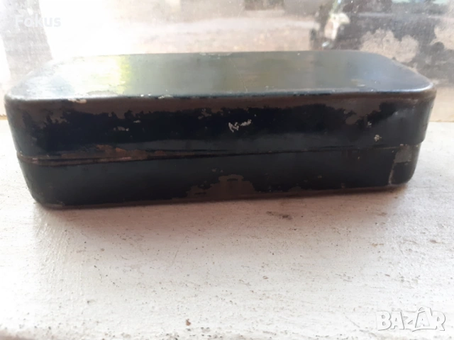 Стара метална кутия, снимка 3 - Антикварни и старинни предмети - 53363753