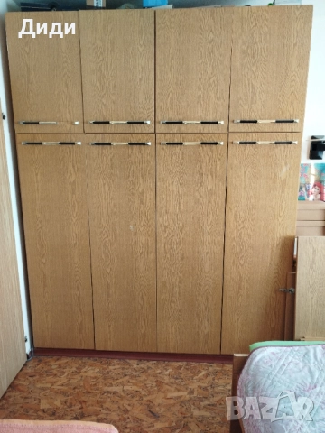 Подарявам голям гардероб , снимка 2 - Гардероби - 52844726