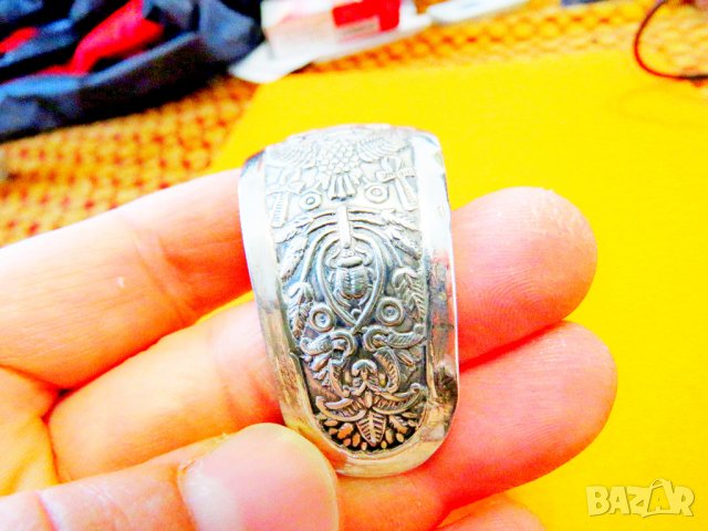 масивна кована  мъжка сребърна гривна с Нефертити, Клеопатра и много египетски мотиви по нея, снимка 5 - Гривни - 37856436