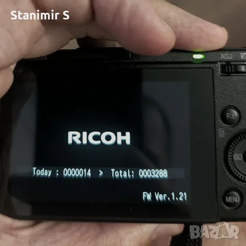 Ricoh GR IIIx с оригинална батерия, зарядно и SD карта, снимка 4 - Батерии, зарядни - 55791797