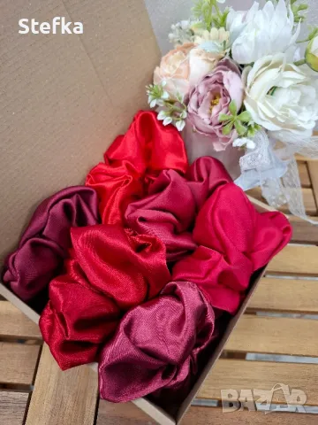 Подаръчен комплект скрънчита - 6 броя, снимка 5 - Аксесоари за коса - 39655203