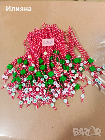 Разпродажба на мартенички 