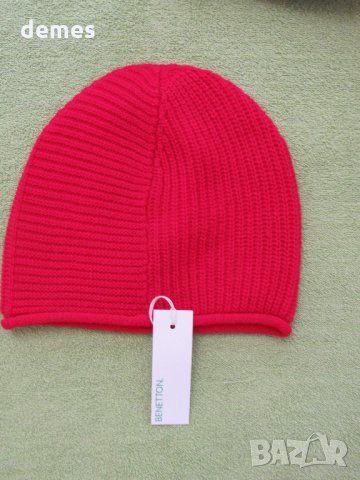Дамска шапка United Colors of Benetton-вишнево червен цвят, снимка 5 - Шапки - 30779171