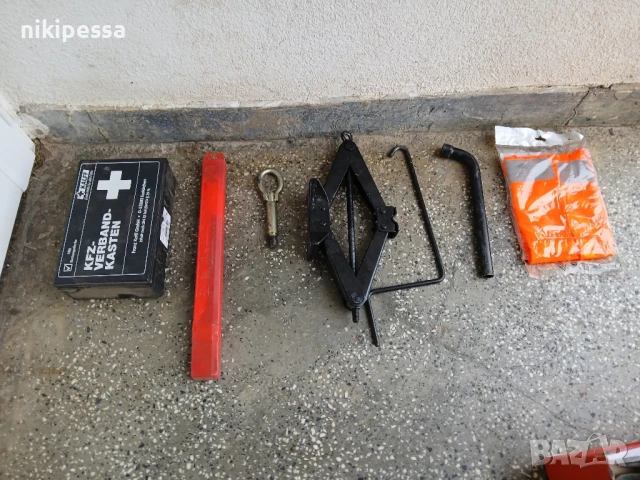 Аварийни инструменти , опел , opel , крик , ключ гуми , кука, снимка 1