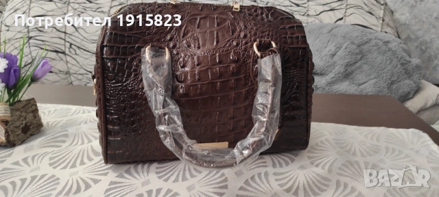 Дамска чанта, снимка 2 - Чанти - 54098992