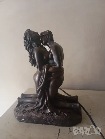 фигуративна настолна лампа