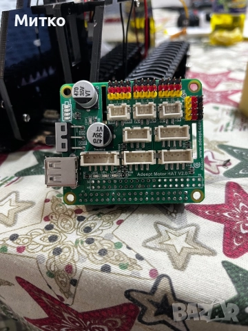 Комплект за интелигентен робот Adeept RaspTank WiFi за Raspberry Pi, снимка 5 - Друга електроника - 52922672