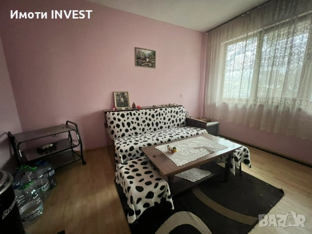 Етаж от къща с двор в близост до Автогара Попово