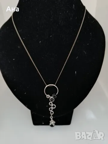 Красиво сребърно колие с естествени камъни 